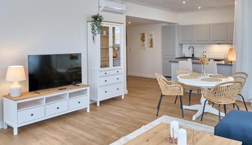 Three-Bedroom Deluxe Apartment