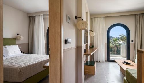 Standard Suite with Sea View