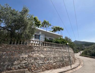 One-Bedroom Apartment with Garden View