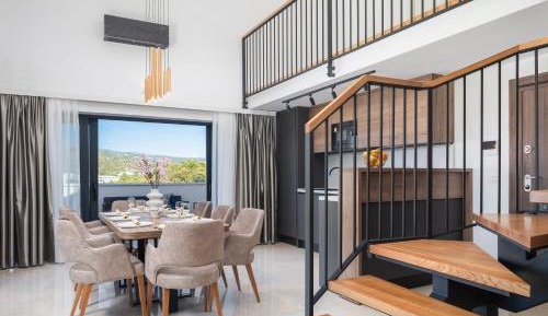 Four-Bedroom Penthouse Apartment