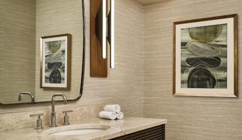 The Ritz-Carlton Suite - One-Bedroom King Suite - High Floor