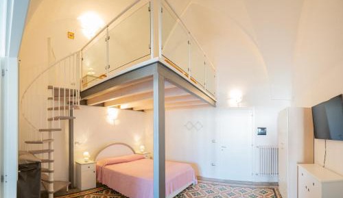 One-Bedroom Loft Apartment with Balcony