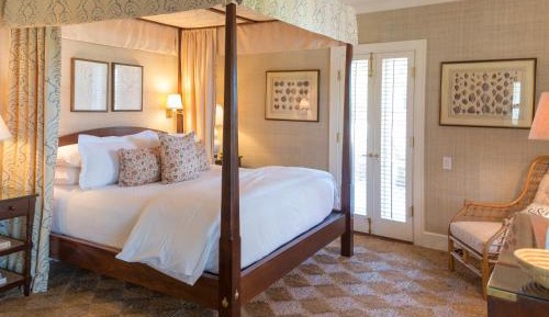 Colebrook - Junior Master Suite King Room