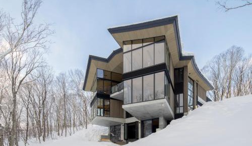 Tsubasa at Hanaridge 4+1 Bedroom Chalet with Onsen