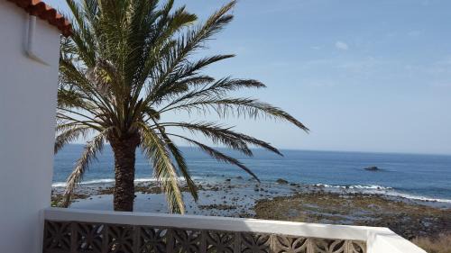 One-Bedroom Apartment with Sea View