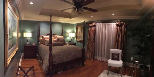 Deluxe Queen Suite