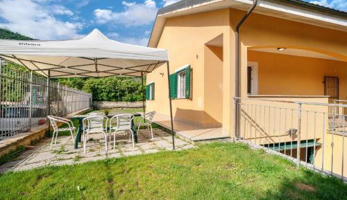 Villa with Garden View