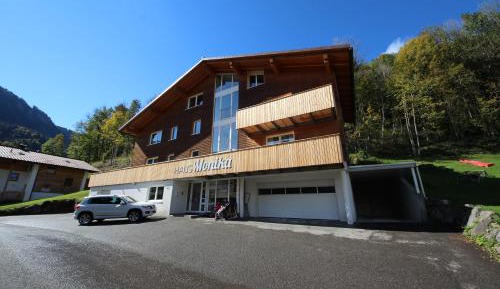 One-Bedroom Apartment with Balcony