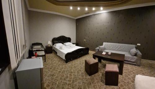Deluxe Family Suite