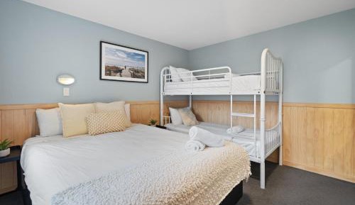 Motel Room - 2 Bedroom (8)