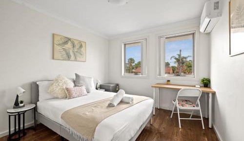 Standard Double Room with Shared Bathroom