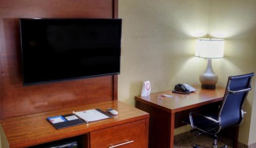 Queen Suite with 2 Queen Beds and Sofa Bed - Non Smoking