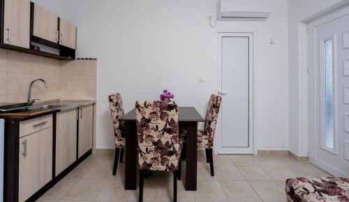 One-Bedroom Apartment with Garden