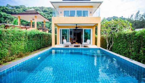 Three-Bedroom Garden Villa with Private Pool 