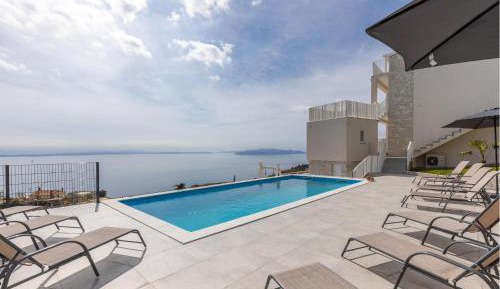 One-Bedroom Holiday Home