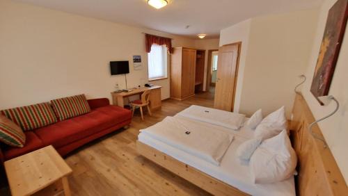 Deluxe Double Room with Extra Bed