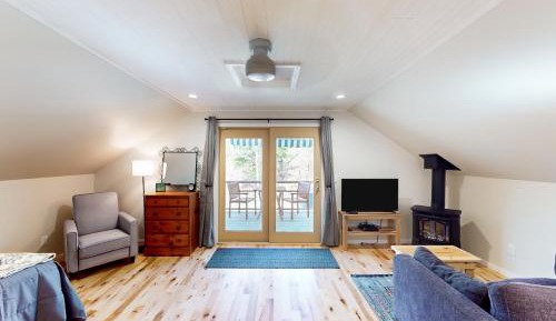 One Bedroom Apartment