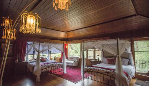Deluxe Queen Suite