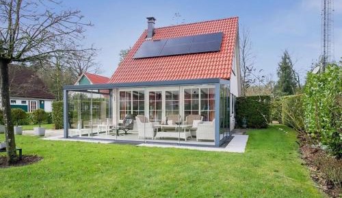 Three-Bedroom Holiday Home 