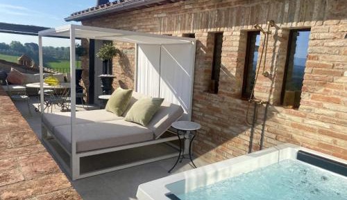 Suite with Hot Tub