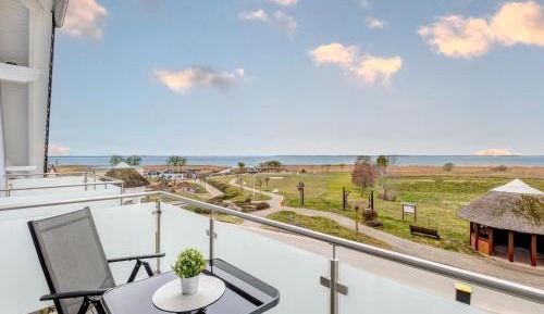 Apartment with Lake View