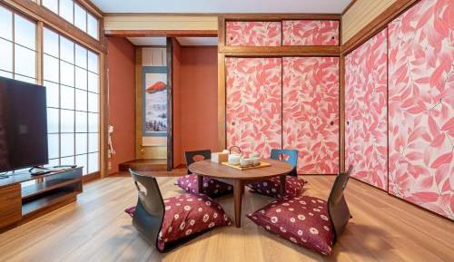 Three-Bedroom Superior Apartment
