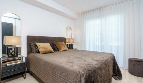 One-Bedroom Apartment with Terrace