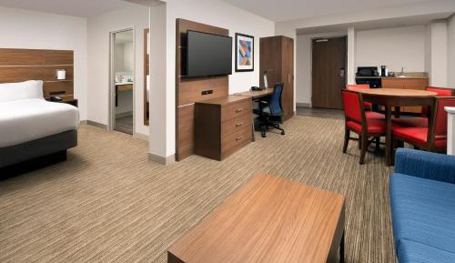 Executive Suite - Non-Smoking