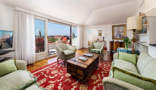 Apartment with Terrace