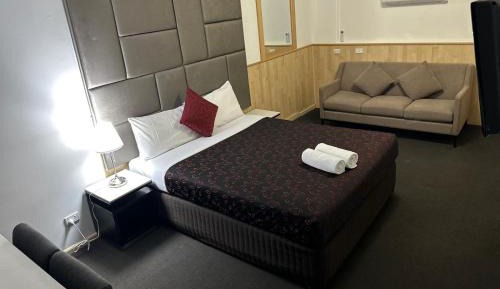 Deluxe Queen Room
