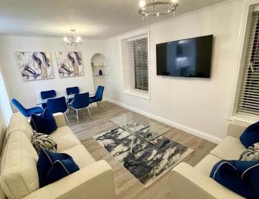 Deluxe Apartment