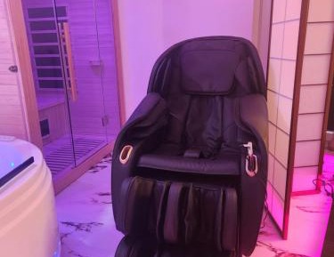 Studio with Spa Bath