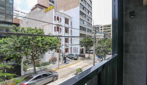 Three-Bedroom Apartment with Balcony