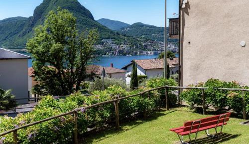 Apartment with Lake View