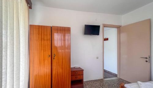 Apartment with Mountain View