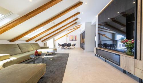 Three Bedroom Penthouse with Sea View