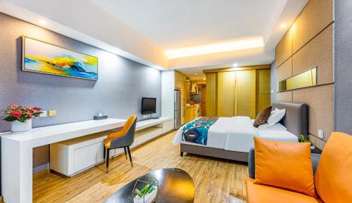 Deluxe Queen Room