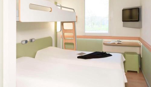 Triple Room with Three Single Beds