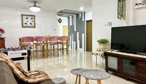 Three-Bedroom Apartment with Balcony