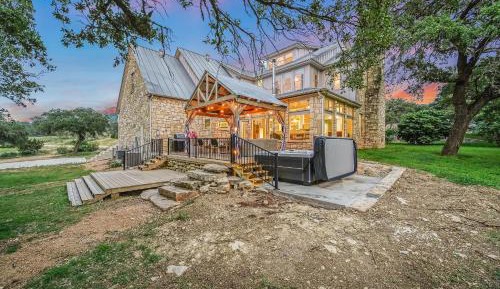 Six-Bedroom Holiday Home