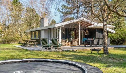 Three-Bedroom Holiday Home 