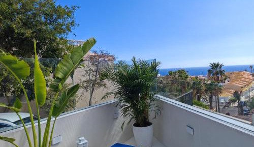 Two-Bedroom Deluxe Apartment with Ocean View