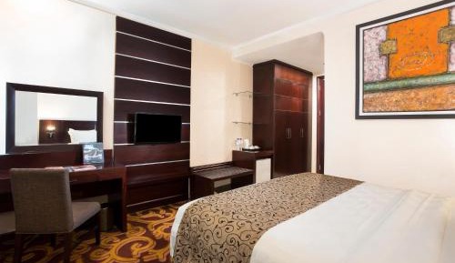 Deluxe Queen Room