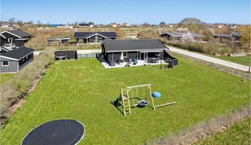 Three-Bedroom Holiday Home 