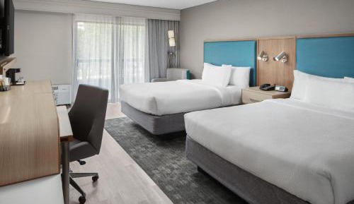 Guest room, 2 Queen, Balcony 