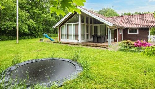 Three-Bedroom Holiday Home 