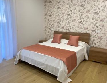 Deluxe Room (2 Adults + 1 Child)
