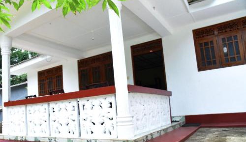 Four-Bedroom Holiday Home