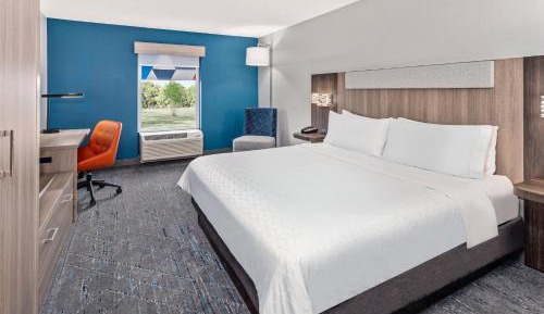 Standard Corner King Room