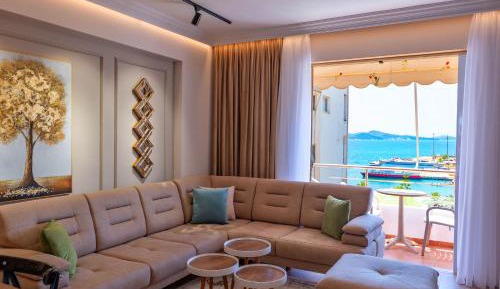 Two-Bedroom Deluxe Apartment with Ocean View